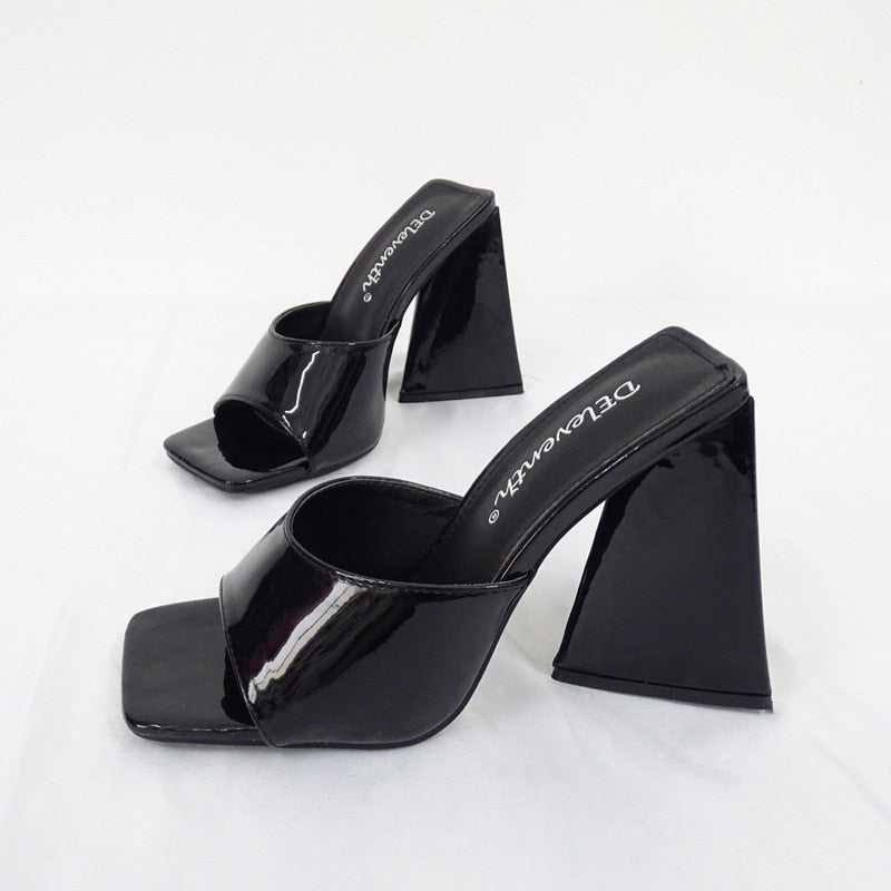 Open-Toe Jelly Sandals