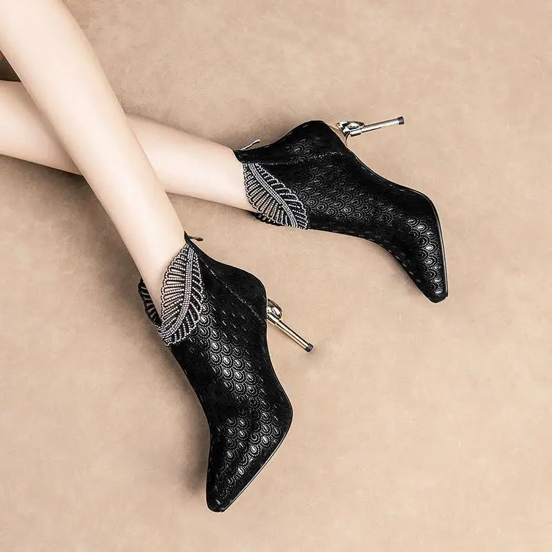 Peacock Pattern Embossed Ankle Leather Boots