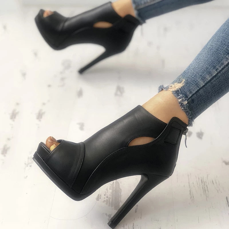 Ankle Cut Toe-Out Heel Boots