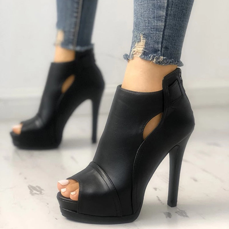 Ankle Cut Toe-Out Heel Boots